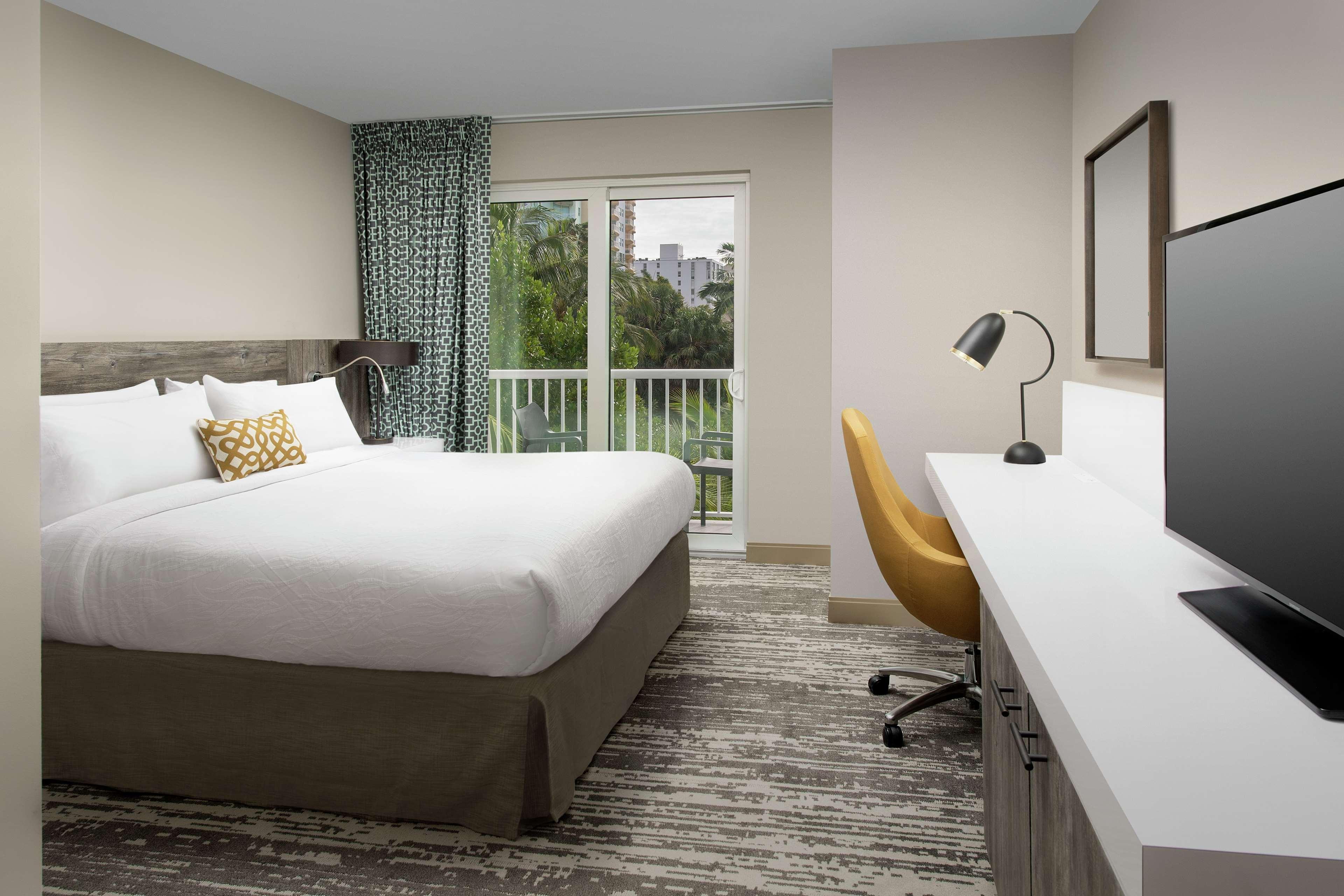 Hilton Garden Inn Miami Brickell South Room photo