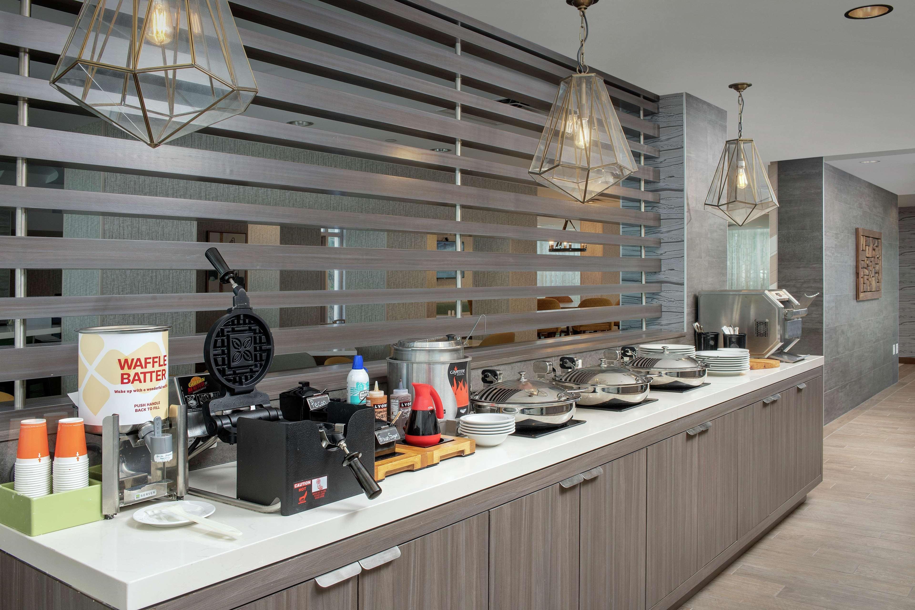 Hilton Garden Inn Miami Brickell South Restaurant photo
